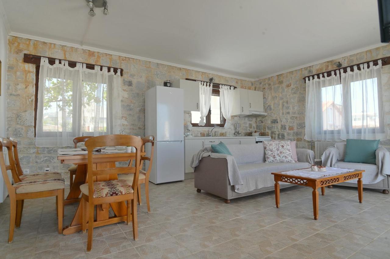 Antorina Beachfront Villas With Private Pools Kamari  외부 사진