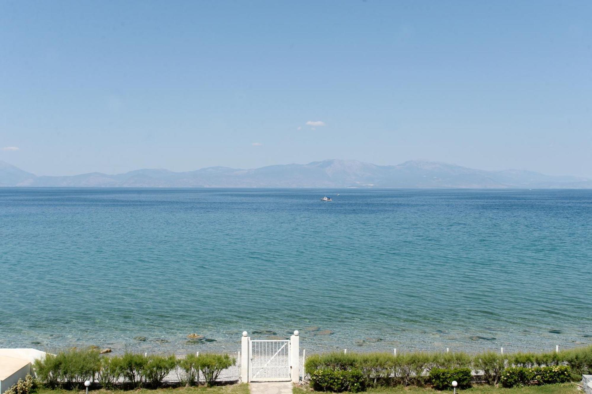 Antorina Beachfront Villas With Private Pools Kamari  외부 사진