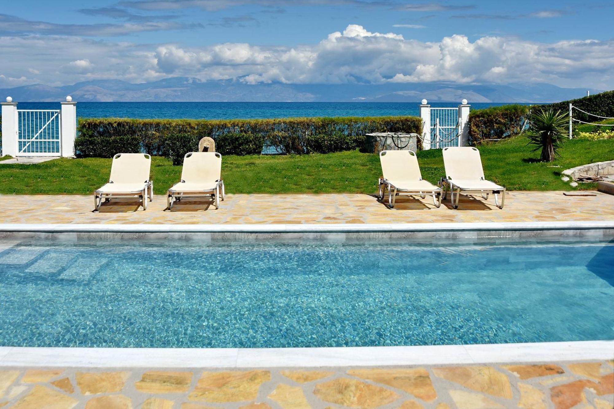 Antorina Beachfront Villas With Private Pools Kamari  외부 사진
